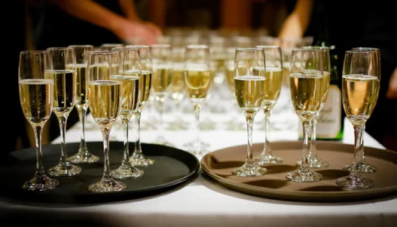 Transferências para festas, eventos, congressos, aeroportos, delegações, grupos de trabalho, URUGUAI